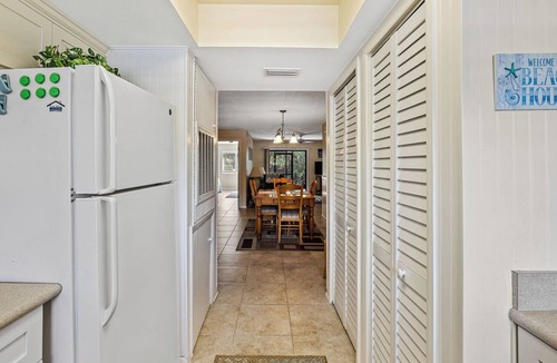 New Smyrna Beach Condo | Sea Woods Condo | Close to Pool | Walk to Beach🏖️SC109