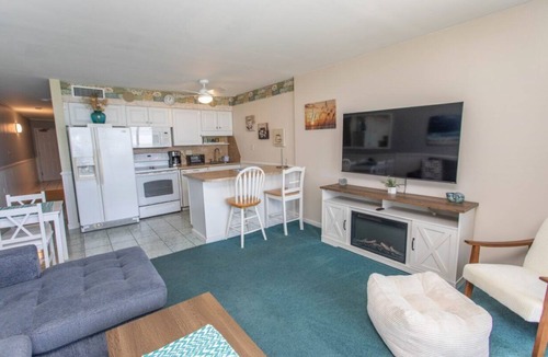 Garden City Condo | SEA WORTHY 2 BEDROOM OCEAN FRONT CONDO