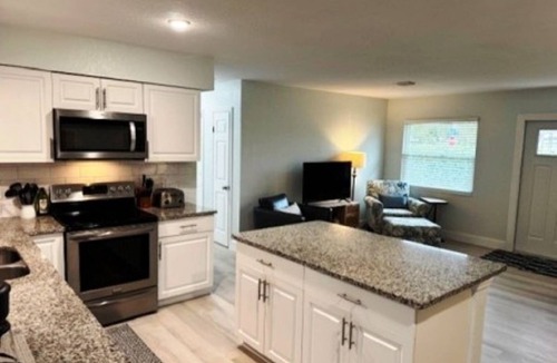 Venice House | Seabird Pool Home -Venice Newly Remodeled - Fabulous!