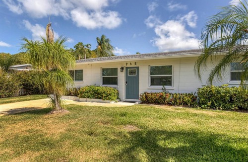 Venice House | Seabird Pool Home -Venice Newly Remodeled - Fabulous!