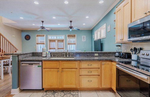 Crescent Beach Condo | SeaEsta Luxe Retreat | Pool, Walk to Beach | Activity Opportunities