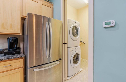 Crescent Beach Condo | SeaEsta Luxe Retreat | Pool, Walk to Beach | Activity Opportunities