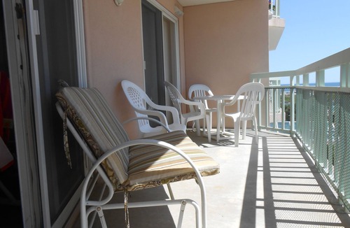 Diamond Beach Condo | SeapointeVillage oceanview-Exceptional Ocean&Main pool views-free WIFI - 1BR+den