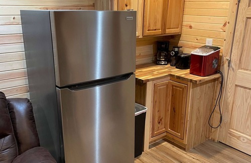 Gilbert Apartment | Secluded Cabin With King Size bed