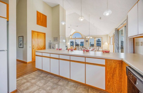 Waves House | Semi-Oceanfront Dog Friendly Home w/Pool, Hot Tub, Elevator, Community Tennis