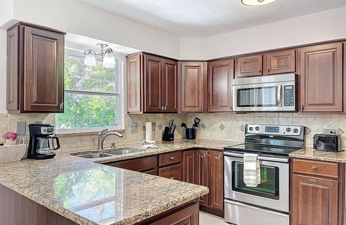 Seminole Cottage | Seminole Pool House - Mins to the Beach