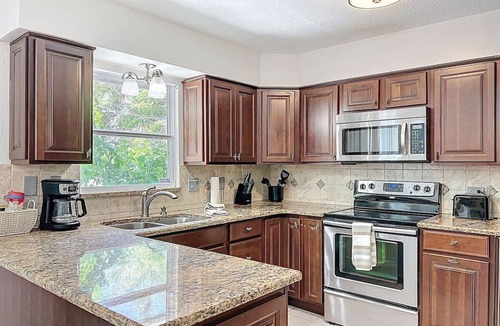 Seminole Cottage | Seminole Pool House - Mins to the Beach