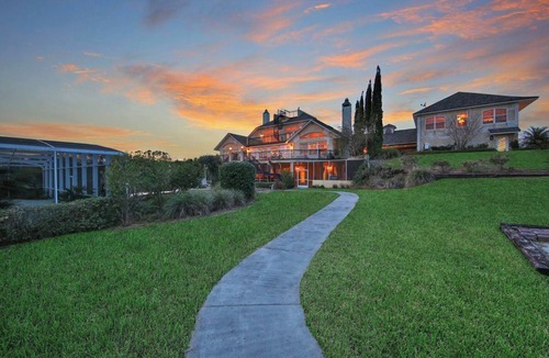 Umatilla House | Serene Lakefront Retreat - Spacious and Cozy Chateau with Country Flair!