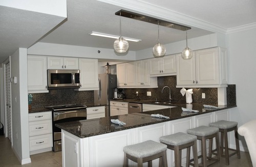 Madeira Beach Condo | Serene Madeira Beach's best spot to relax! 1/2 mile to John's Pass, dogs ok
