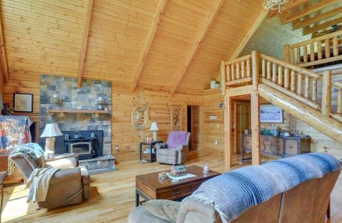 Dailey House | Serene Valley Bend Cabin Rental: 7 Private Acres!