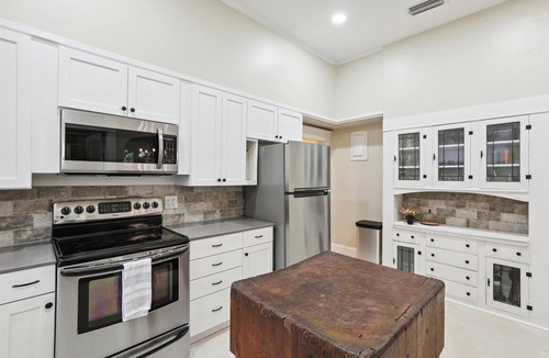 Gainesville House | Serenity Haven: 5 Min Walk to UF Campus!
