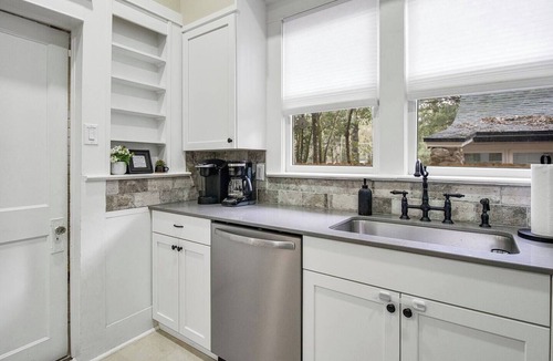 Gainesville House | Serenity Haven: 5 Min Walk to UF Campus!