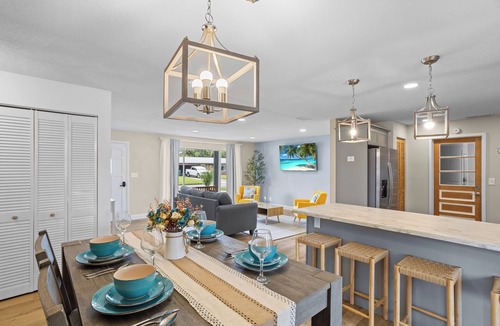 Rio Vista House | Serenity, tranquility, relaxed! 10 Min drive to Bucees, Speedway, and Beaches!