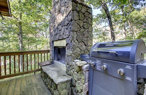 Mineral Bluff Cabin | SERENITY WOODS NESTLED QUIETLY IN THE NORTH GEORGIA MOUNTAINS.