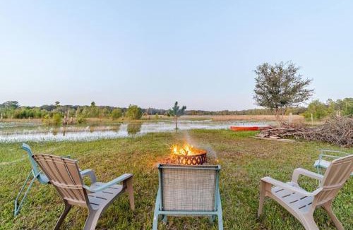 Putnam Hall House | Shaanti Living Cozy Private Camper 1