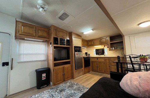 Putnam Hall House | Shaanti Retreat Cozy Private Camper 2