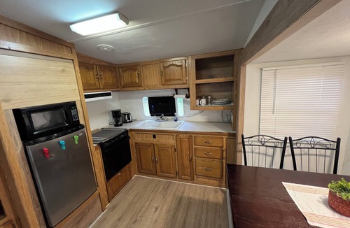 Putnam Hall House | Shaanti Retreat Cozy Private Camper 2