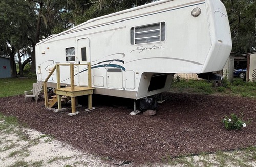 Putnam Hall House | Shaanti Retreat Cozy Private Camper 2