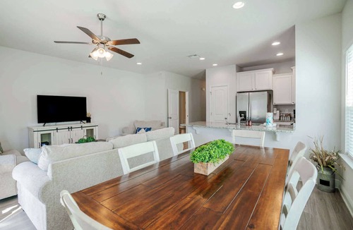 Thomas Drive House | Shadow Lake Retreat 3BR Home Near Beach w/Community Pool, Patio, Sleeps 6 | Enjoy Daily Access to Local Activity Selections