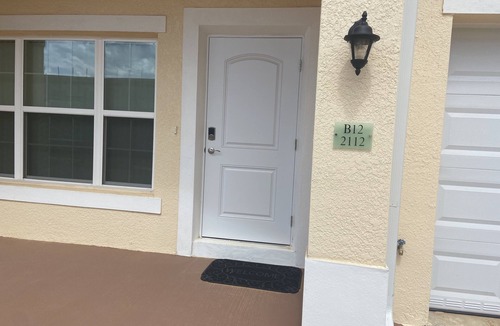 Tavares Condo | Shantiniketan I 11/2811/50 minute to Disney 2 miles to down town Tavares