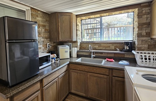 Confluence House | Shoreline Estates - Two Double Beds