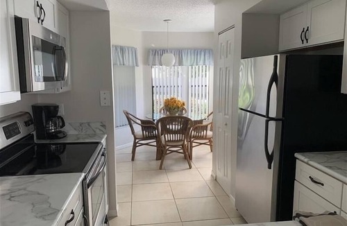 South Bradenton Condo | Shorewalk 4305/101 - Bradenton - Nice 2 Bedroom/2 Bath down stairs condo, 5 miles from Anna Maria Island and near Img , maximum occupancy of 4 people.