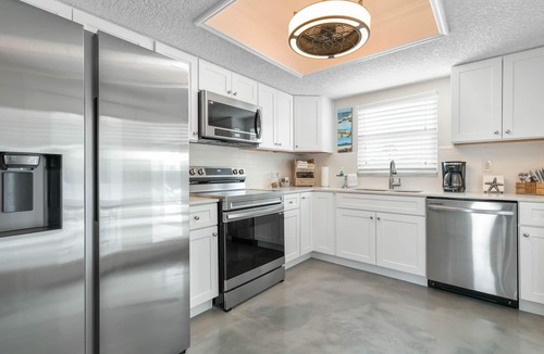 Palm Coast House | Short golf cart ride to the surf and sand near Hammock Beach!