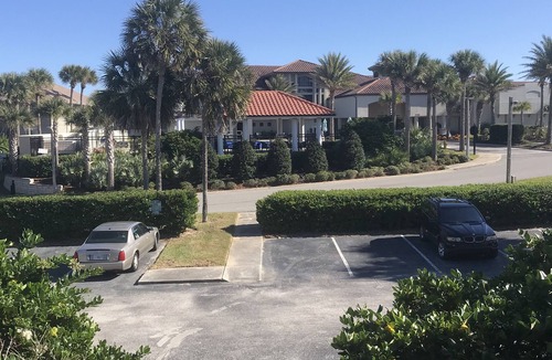 Sawgrass Apartment | Short walk to the Beach