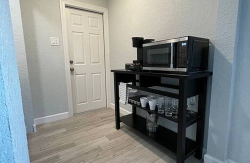 United Central House | Single Family House portion in St Petersburg FL Unit B