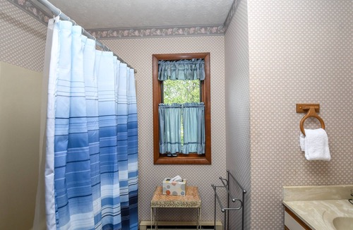 McHenry House | Ski Harbor 38 | Community Pool, Lake!