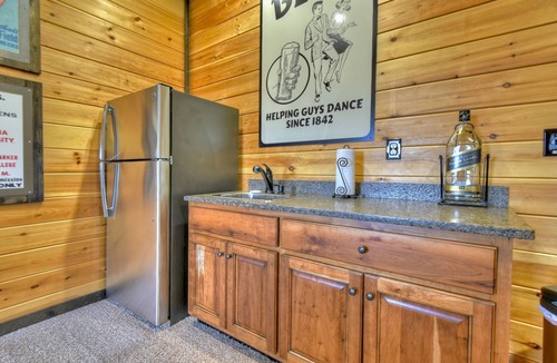 Mineral Bluff Cabin | Skyfall - Stunning mountain views, cozy hot tub, comfy beds, game room, and more!