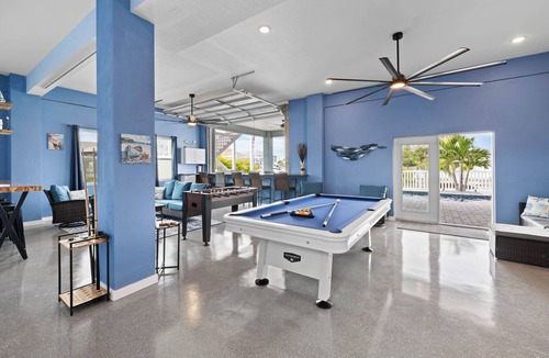 Spring Hill House | Sleep 13/Heated Pool/Foosball/Pool Table