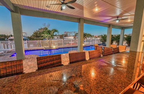 Spring Hill House | Sleep 13/Heated Pool/Foosball/Pool Table