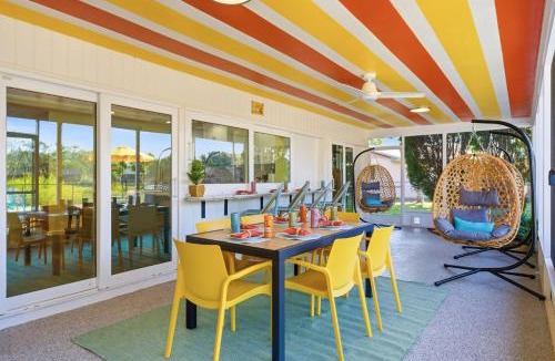 Bradenton House | Sleeps 12 Game Room Theatre Tiki Bar Pool