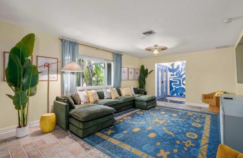 Clearwater House | Sleeps 16 Heated Pool Villa Just 8Mi from Clearwater Beach