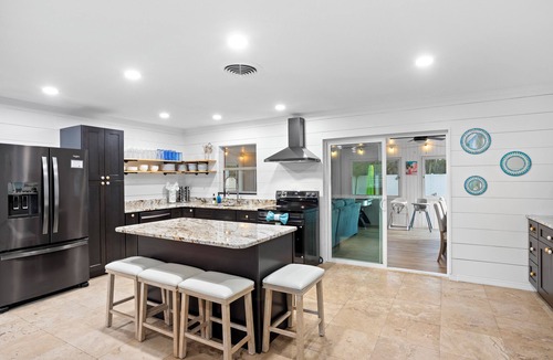 West Bradenton House | Sleeps 18 + Private Pool+Pickleball+Hot Tub + Near Beach & IMG