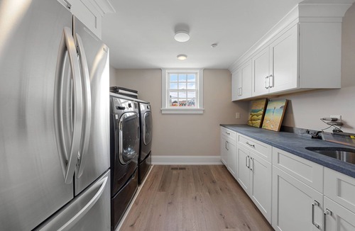 Stone Harbor House | Sleeps 24 - 90 steps to the Beach!