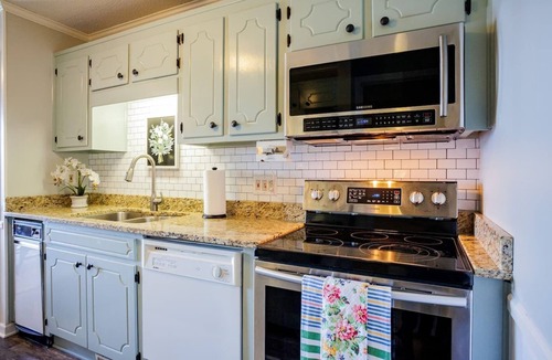 Clemson House | Slice of Heaven at the Clemson Dike