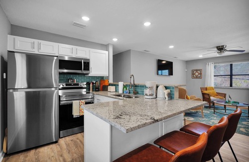 St. Augustine Beach House | Snowbird Discount! Tranquil Ocean Escape w/king & Balcony