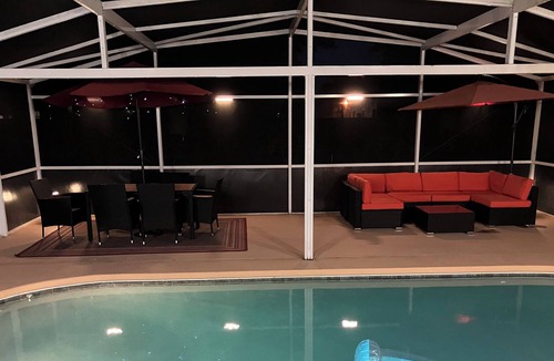 Wellington Villa | Snowbird friendly, modern interior, 15 minutes from Disney