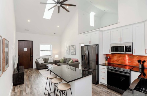 Chic's Beach Apartment | Sojourn Steps to the Beach Sleeps 4