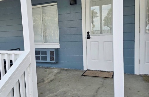 Howey-in-the-Hills Apartment | Soothing 1-bedroom waterfront studio with AC in charming Howey-in-the-Hills
