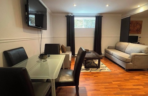 Mirabel Apartment | Sous-sol complet privé SDB, coin repas, Domaine Vert-Sud, Mirabel