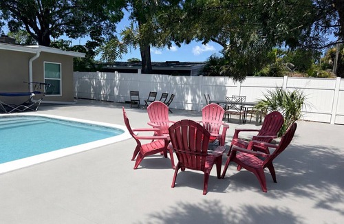 Sun Bay South House | South Tampa Pool Retreat Close to Bayshore and MacDill
