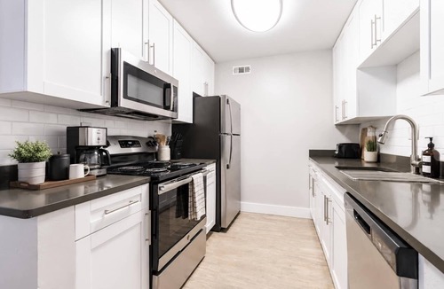 Beach Park Apartment | South Tampa Resort Retreat Pool & Gym