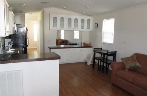 Eustis Resort | Southern Palms Park Model 13