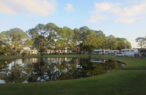Eustis Resort | Southern Palms Park Model 14