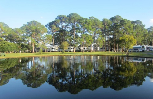 Eustis Resort | Southern Palms Park Model 14
