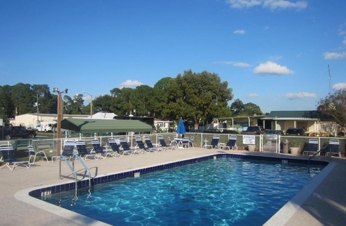 Eustis Resort | Southern Palms Park Model 14