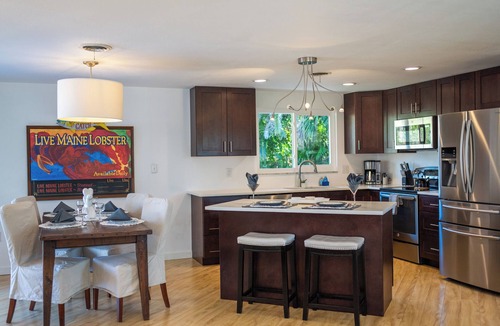 Southgate House | Southgate Breeze; SRQ 2 Bedroom Retreat